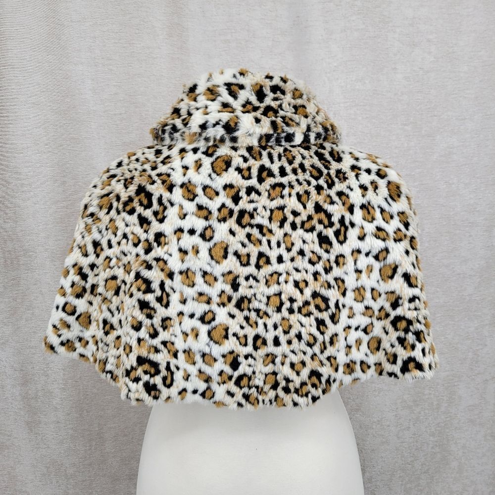 Newport News Y2K or 90s Leopard Print Faux Fur Cape with Bow - Picture 5 of 12